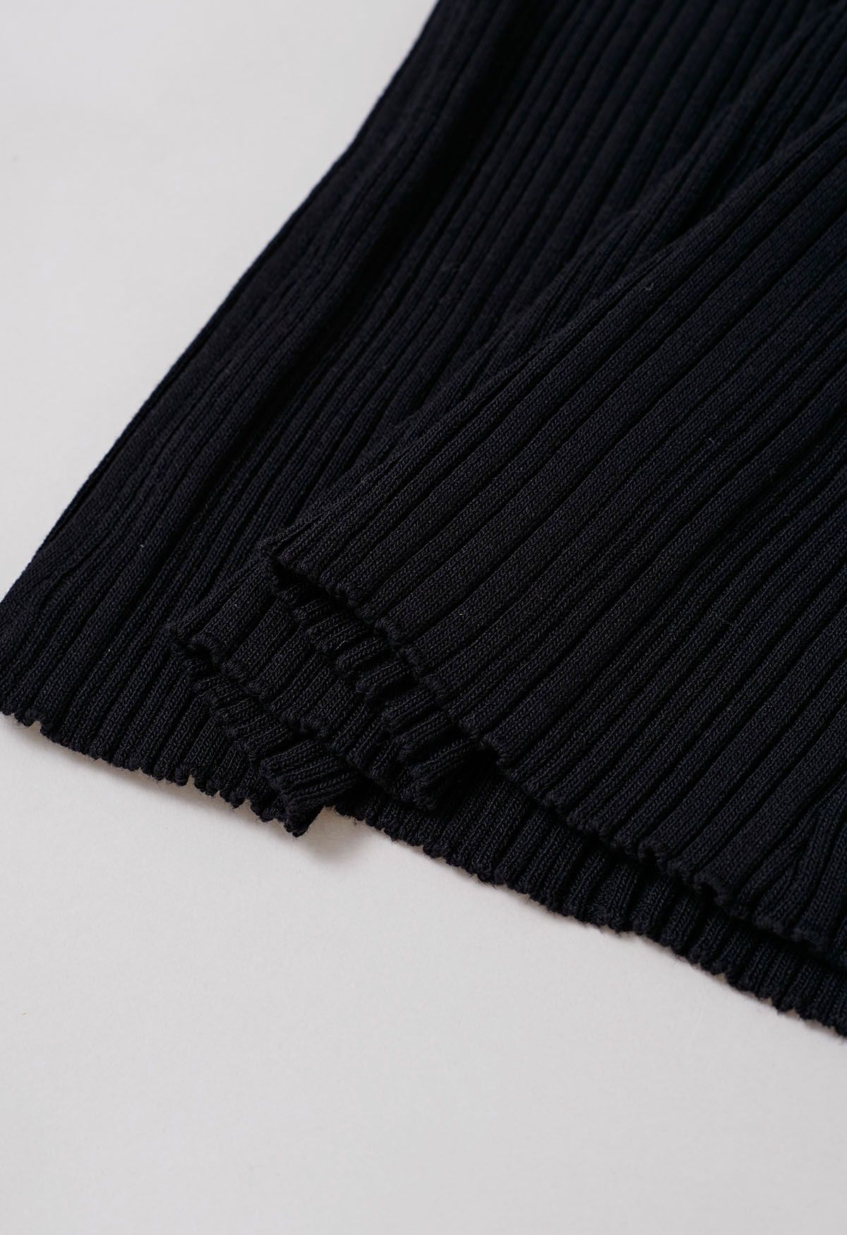 Minimalist Ribbed Texture Sleeveless Knit Top in Black