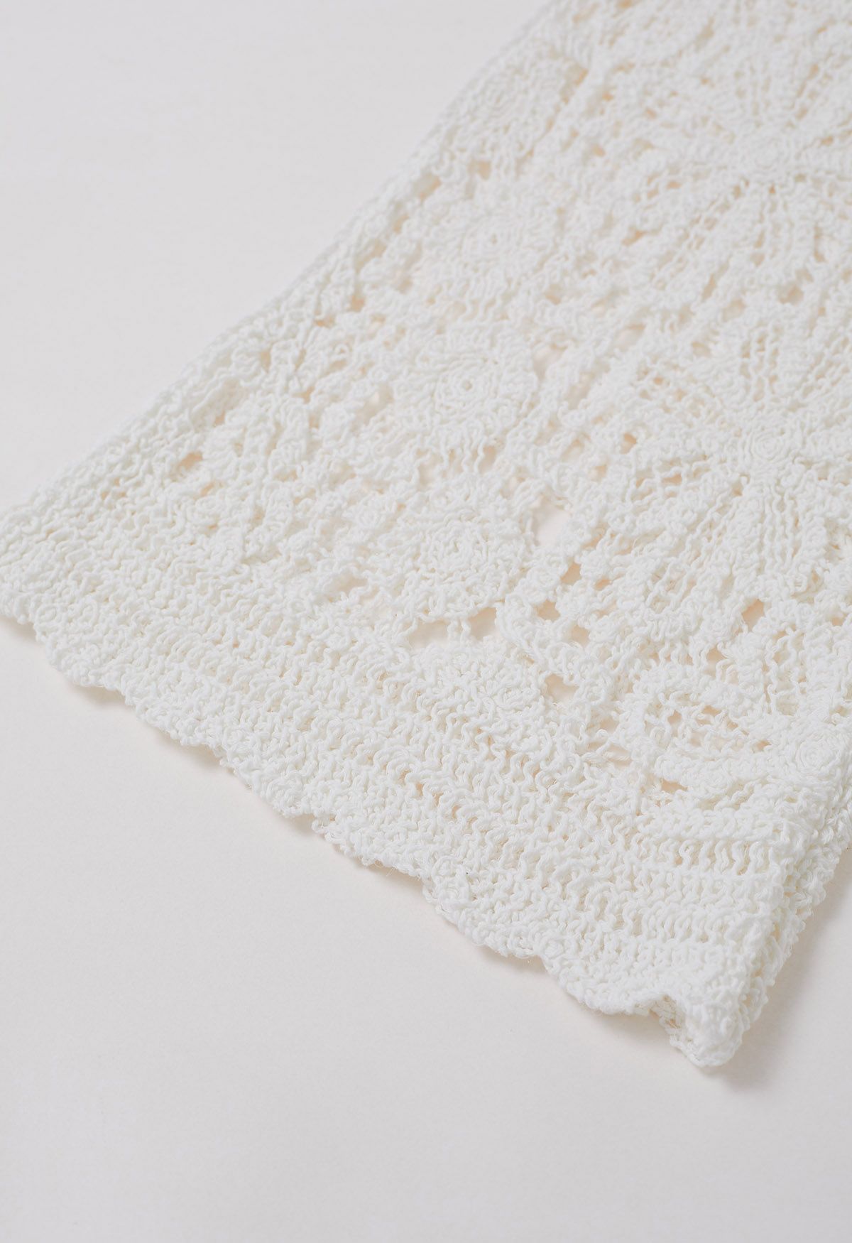 Diamond Shape Stitch Crochet Flower Pants in White