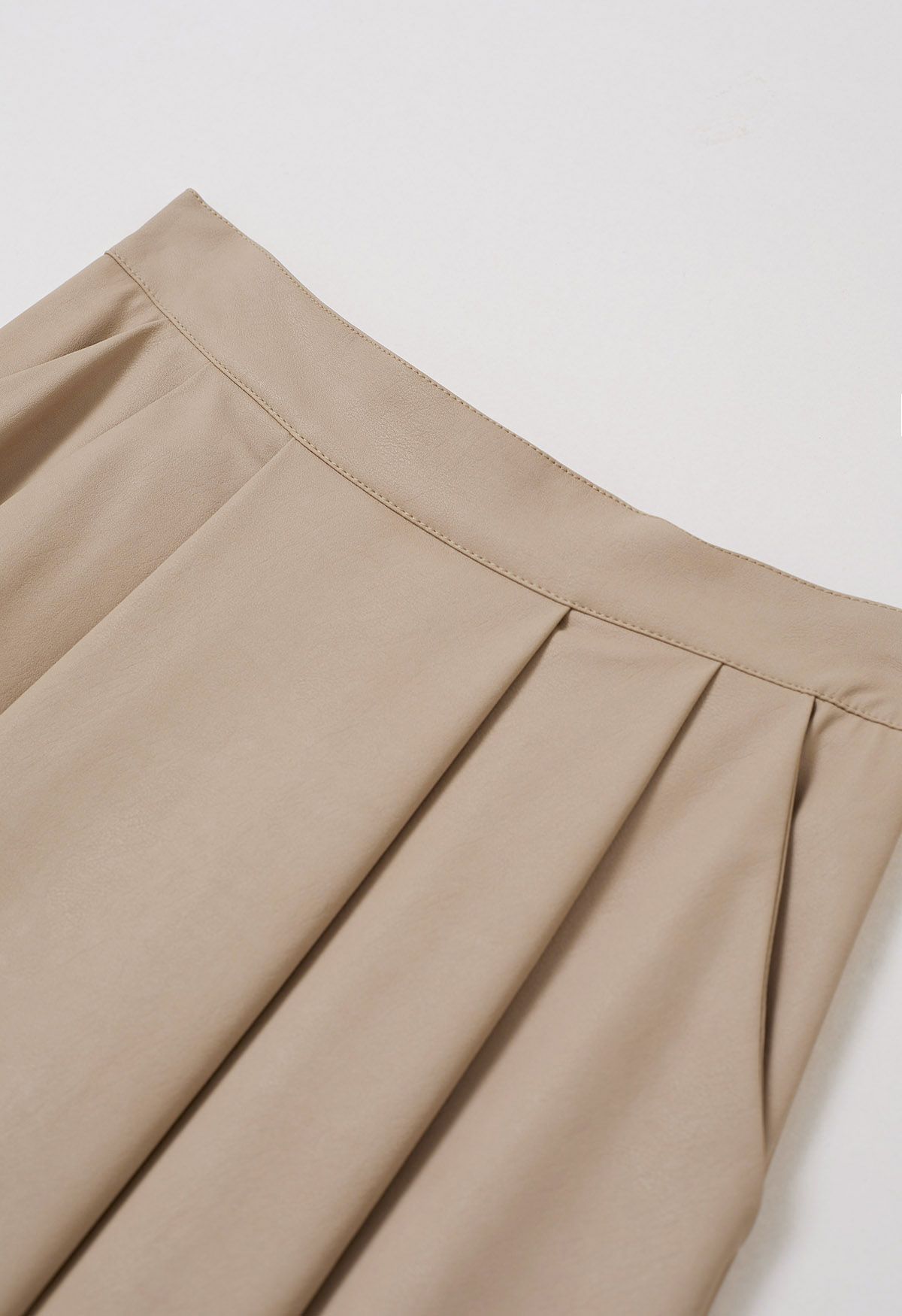 Chic Pleats Faux Leather Midi Skirt in Tan