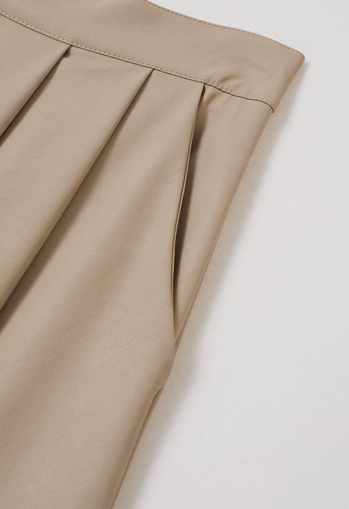 Chic Pleats Faux Leather Midi Skirt in Tan