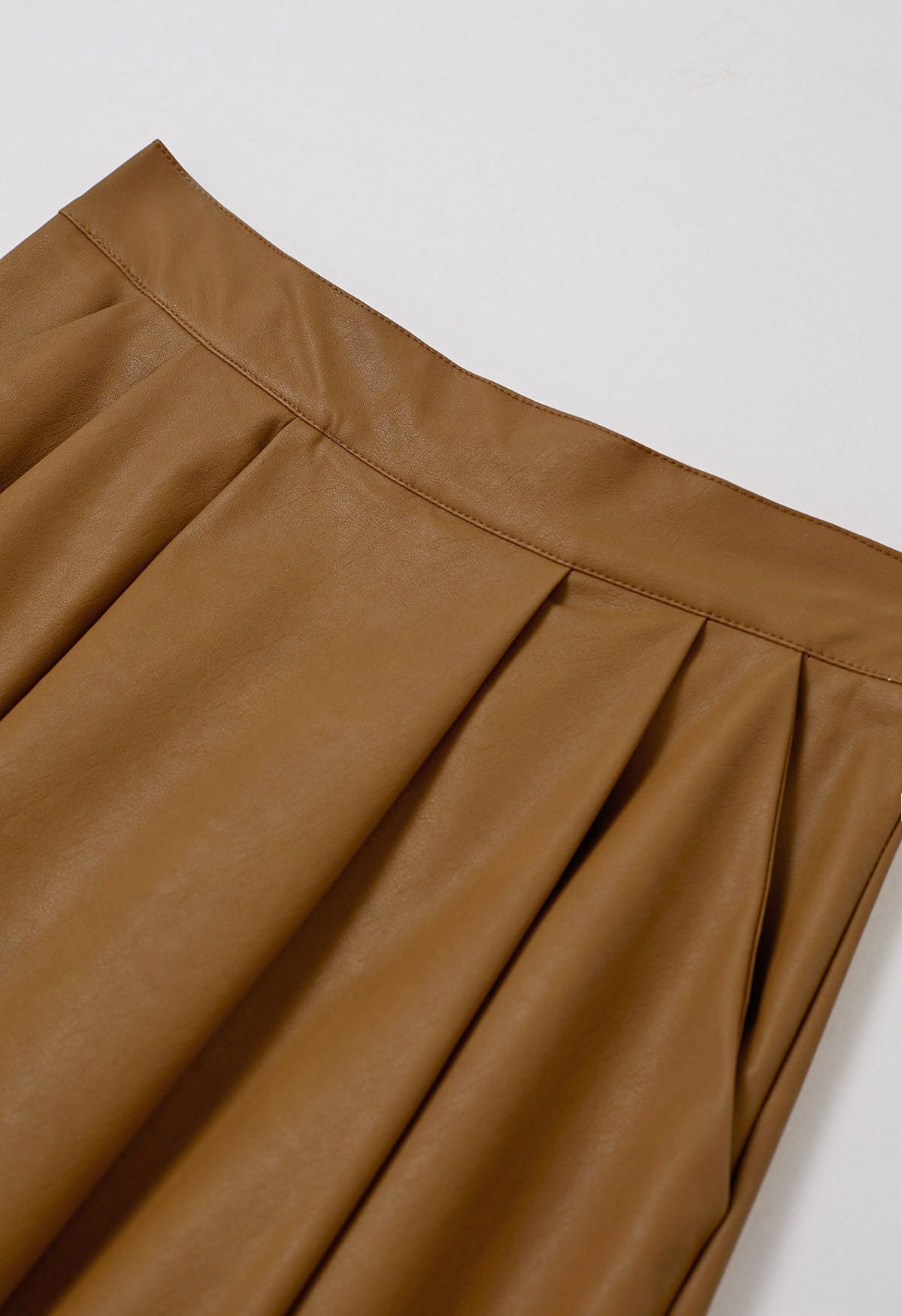 Chic Pleats Faux Leather Midi Skirt in Caramel