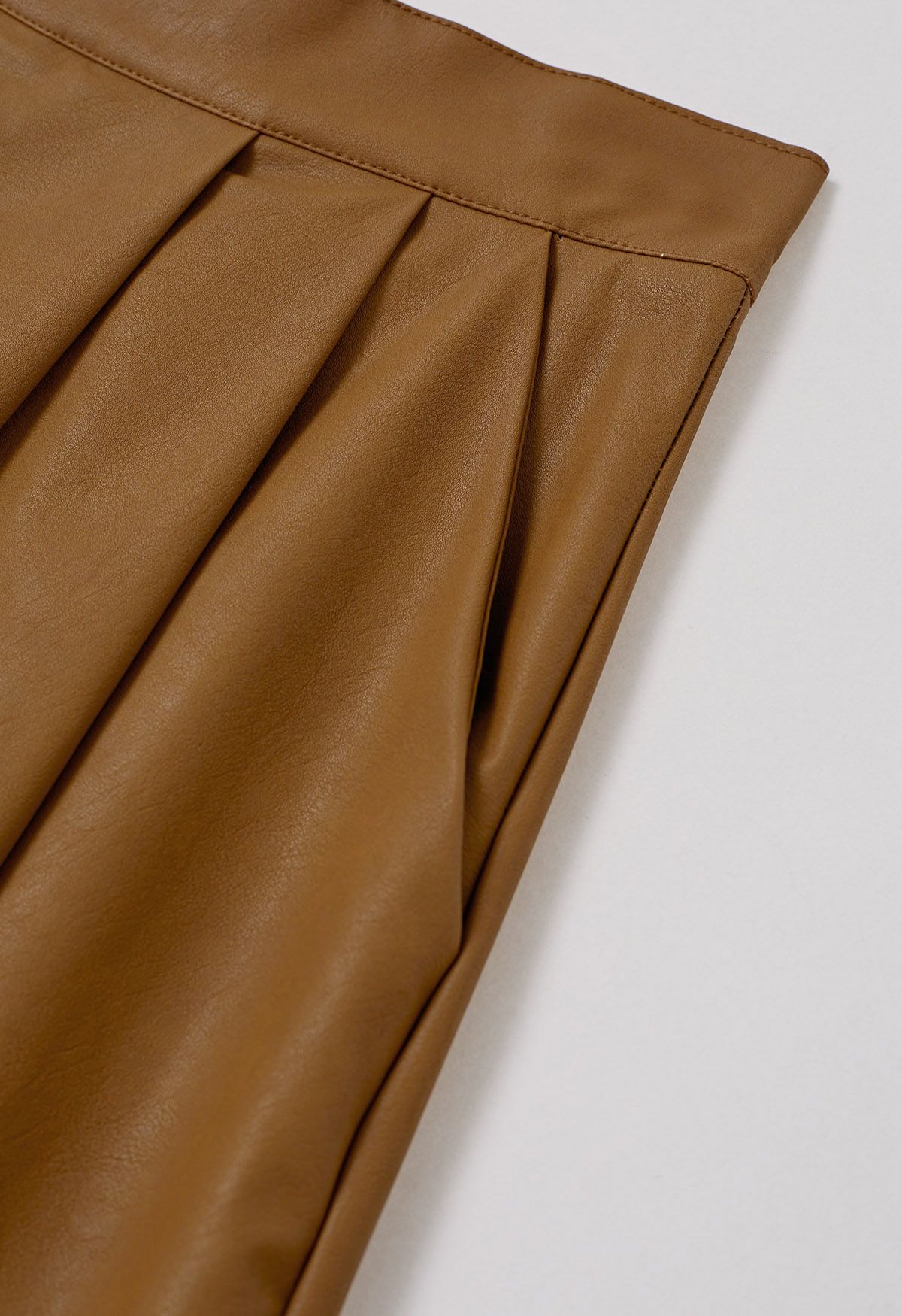 Chic Pleats Faux Leather Midi Skirt in Caramel