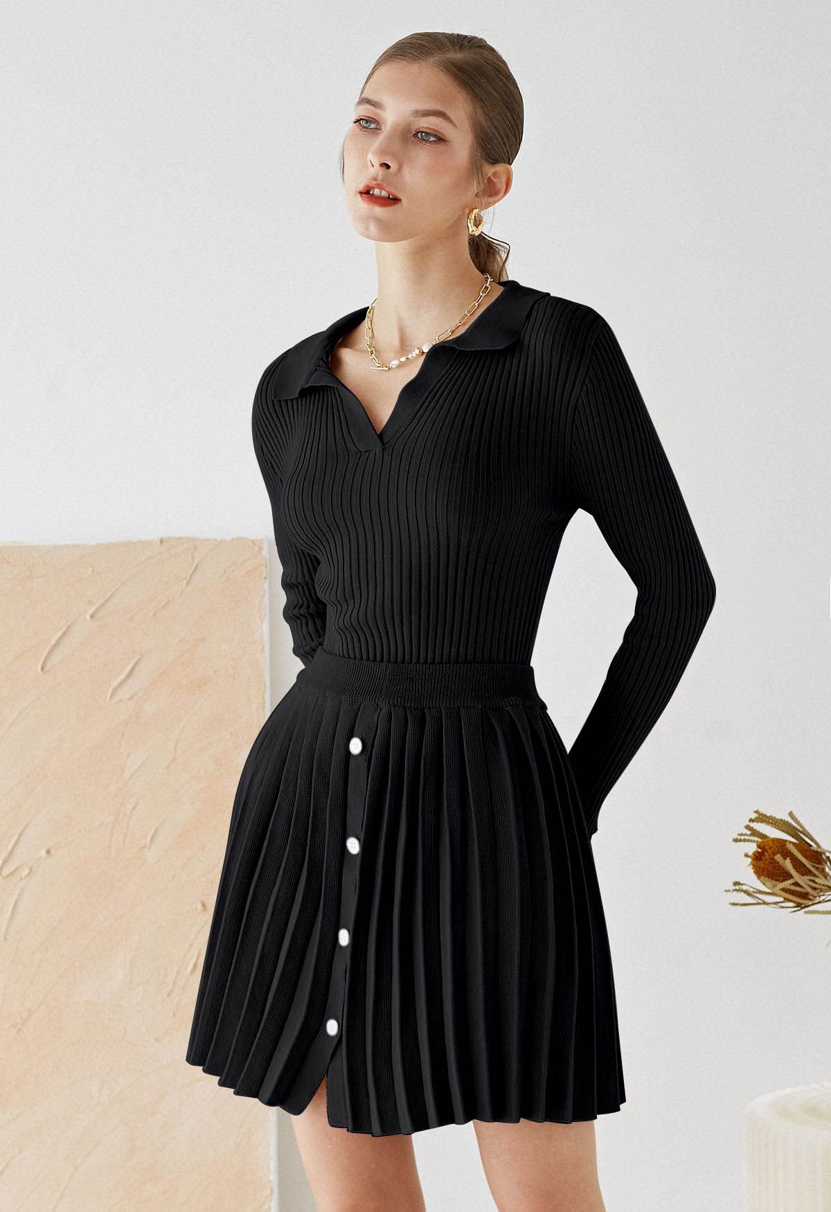 Collared V-Neck Knit Top and Pleated Skirt Set in Black