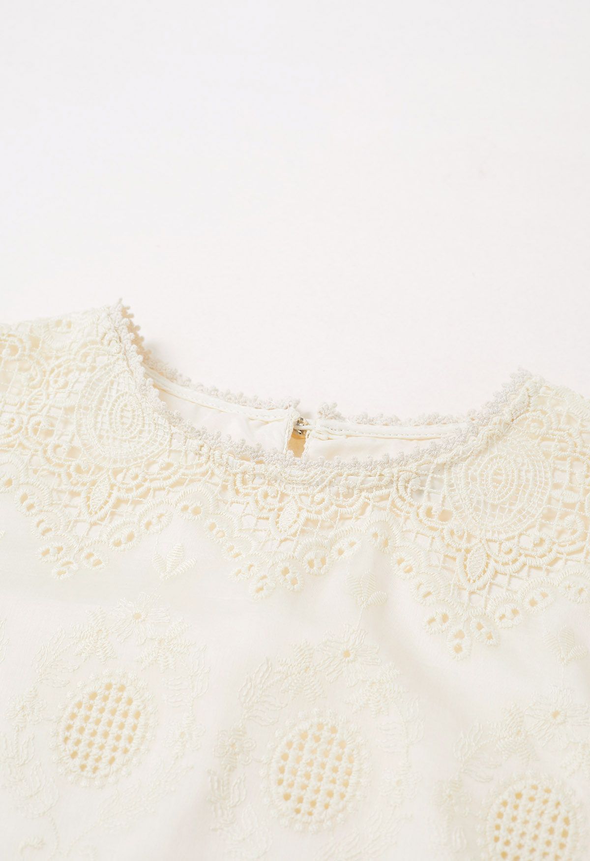 Embroidered Lace Zigzag Hemline Top in Cream