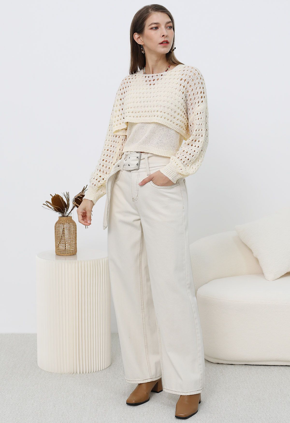 Fashion-Forward Buckle Belt Straight Leg Jeans in White