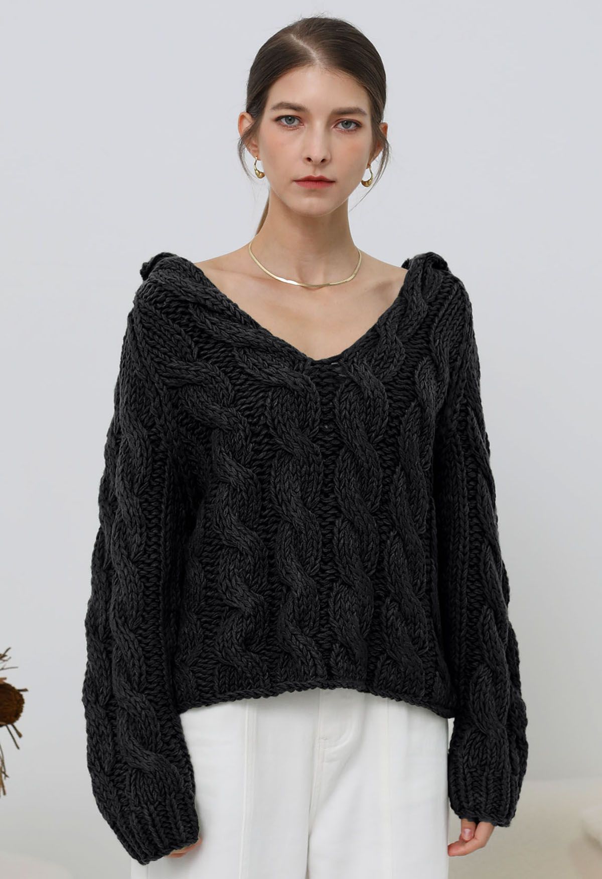 Collared V-Neck Chunky Cable-Knit Sweater in Black