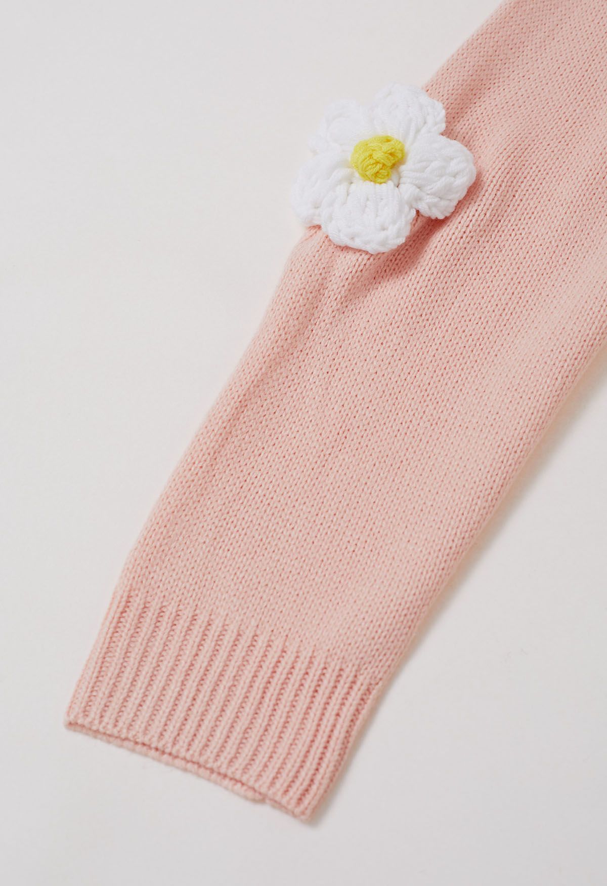 Lovely 3D Flower Buttoned Knit Cardigan in Light Pink