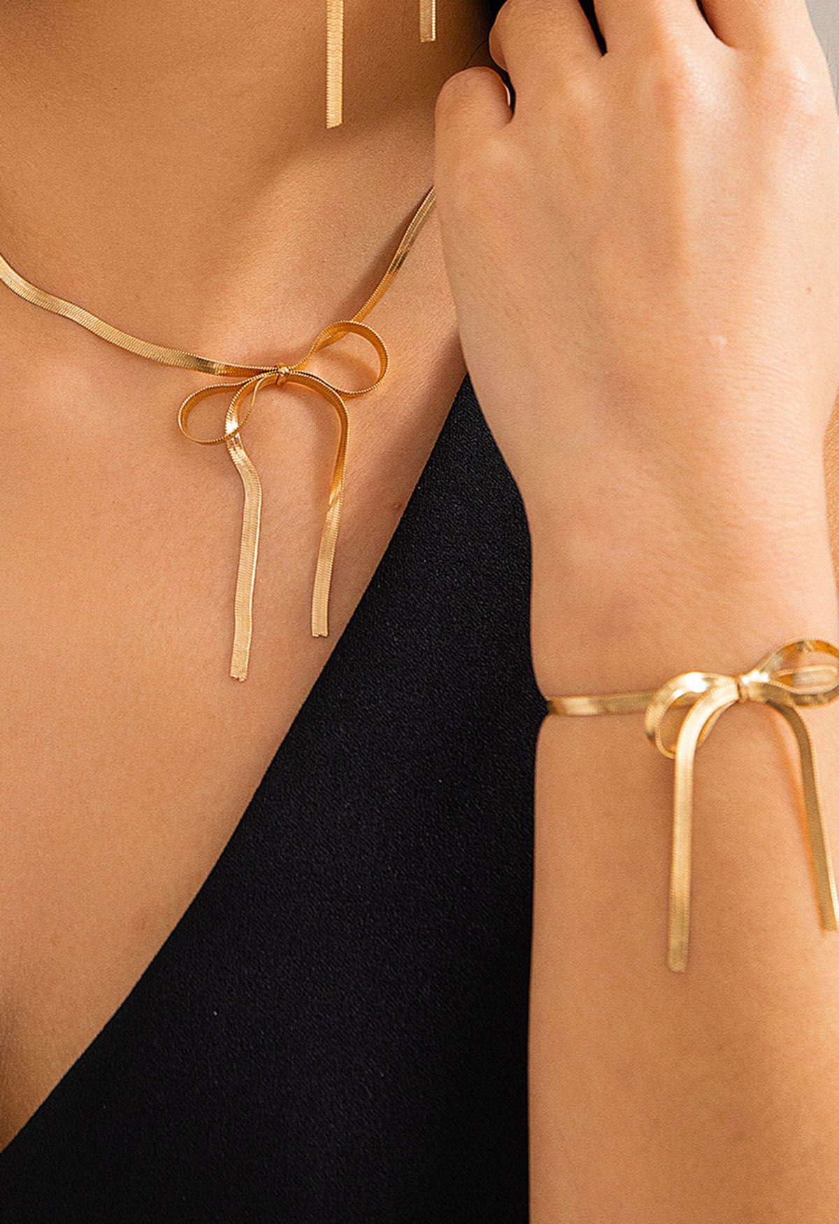 Bowknot Clavicle Chain and Bracelet Set in Gold