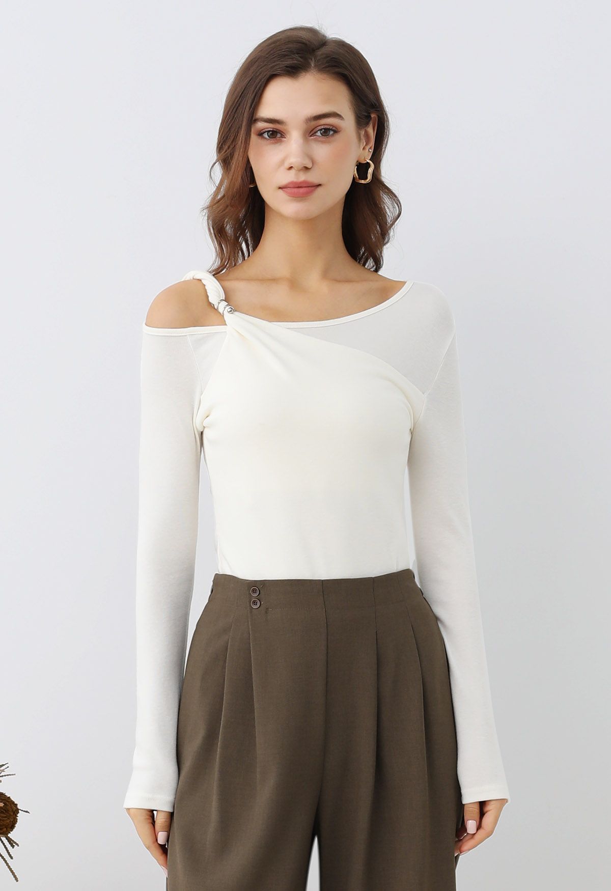 Asymmetric Knot One-Shoulder Fake Two-Piece Crop Top in White