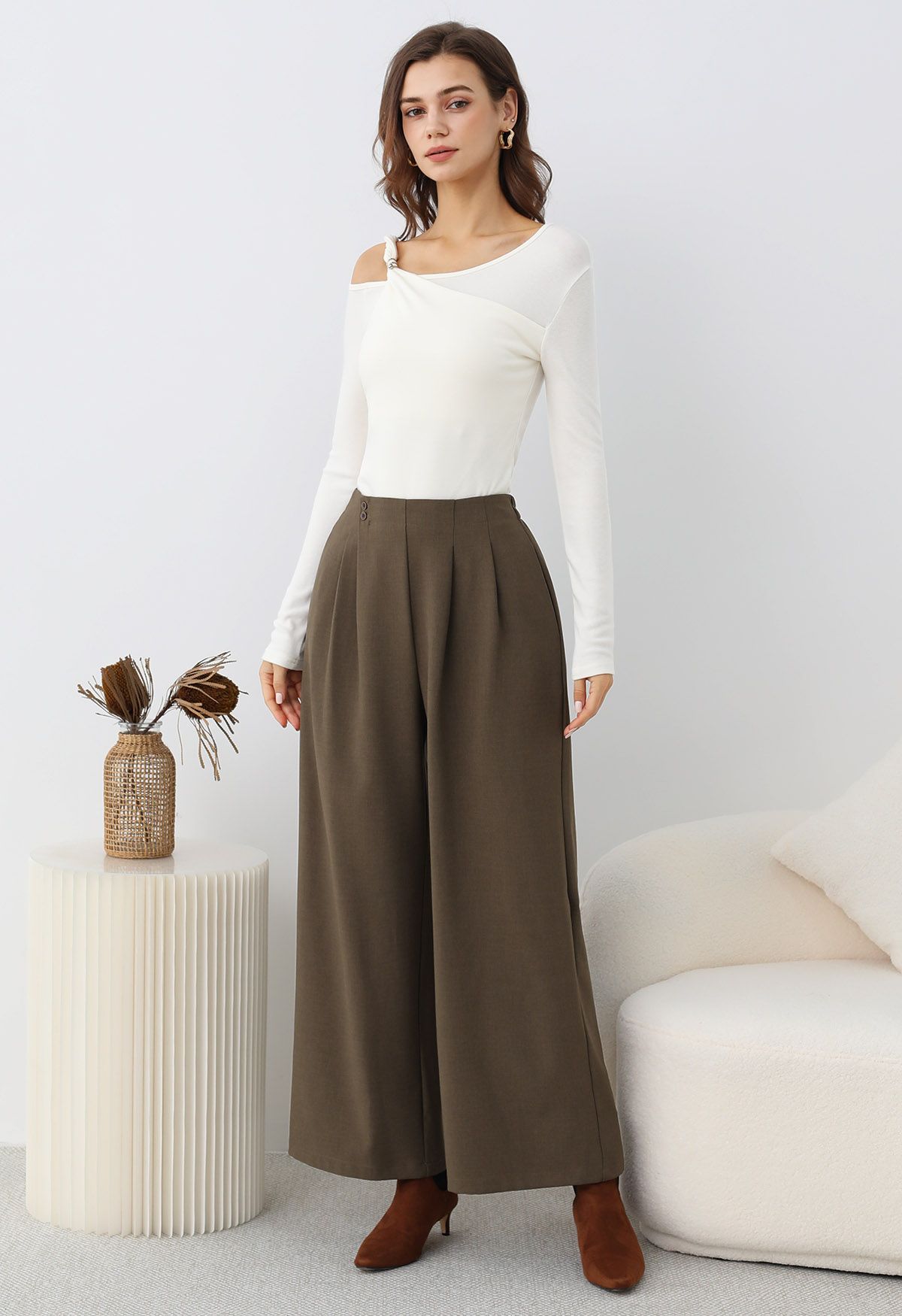 Effortless Polished Buttoned Pleats Palazzo Pants in Brown