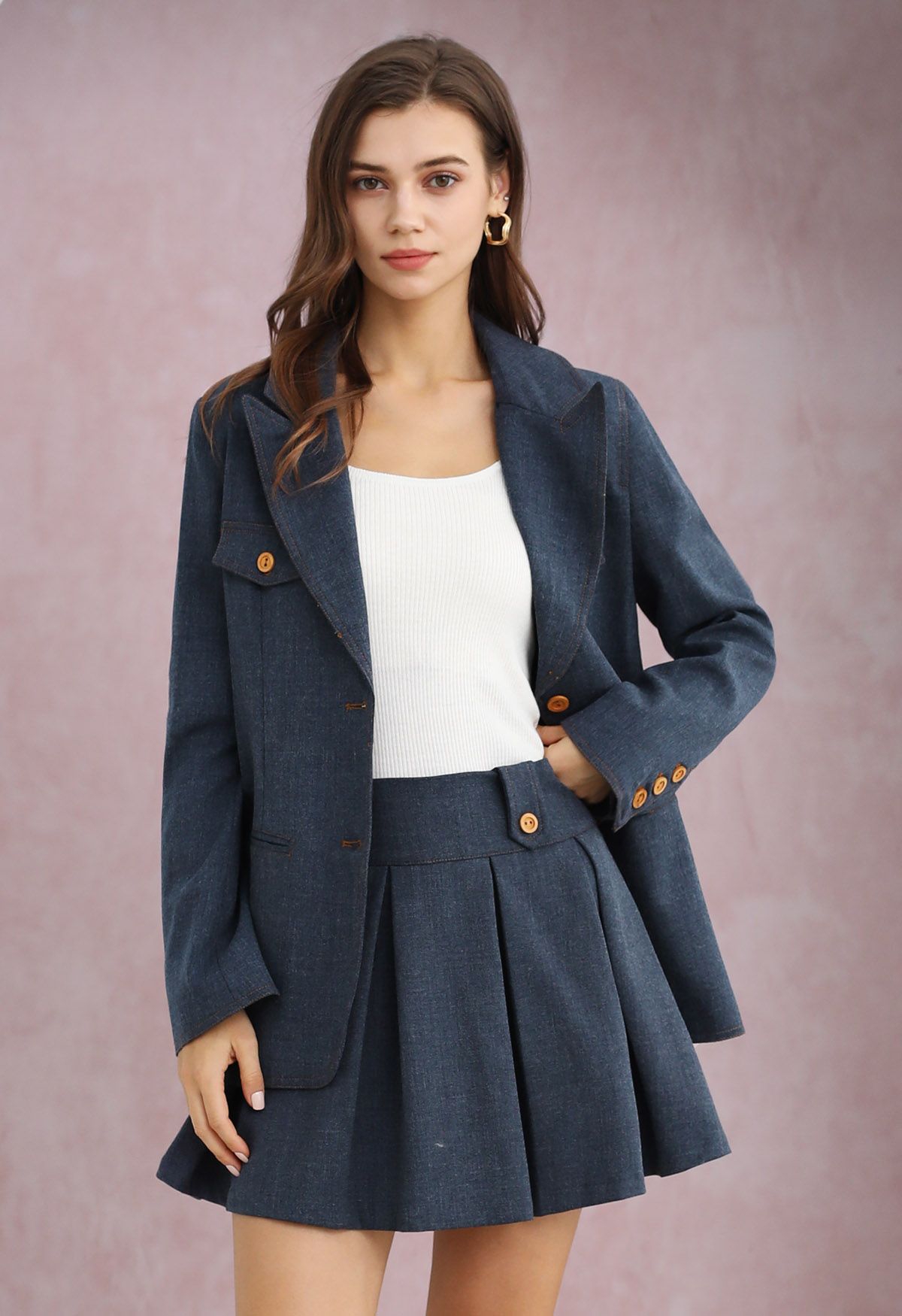 Decorative Pocket Peak Lapel Buttoned Blazer in Navy