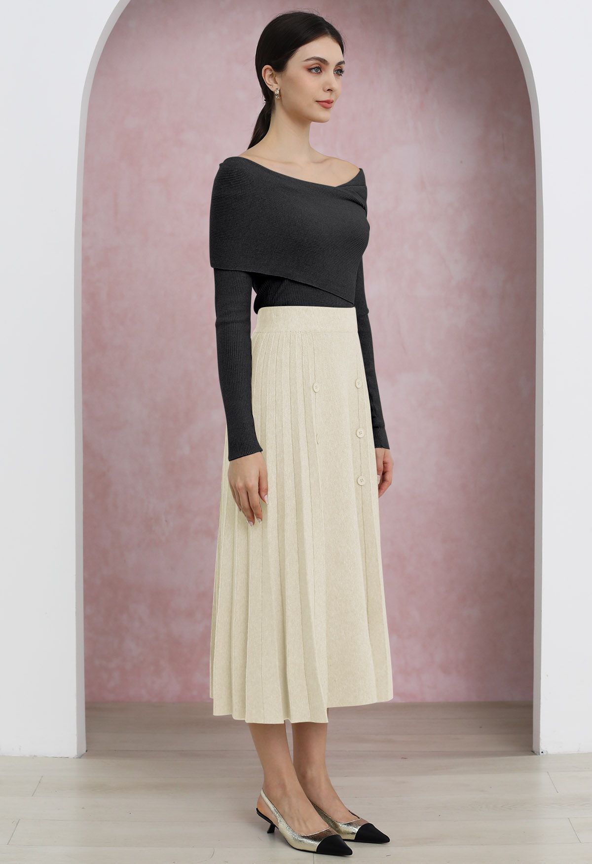 Soft Elegance Button Trim Pleats Knit Skirt in Cream