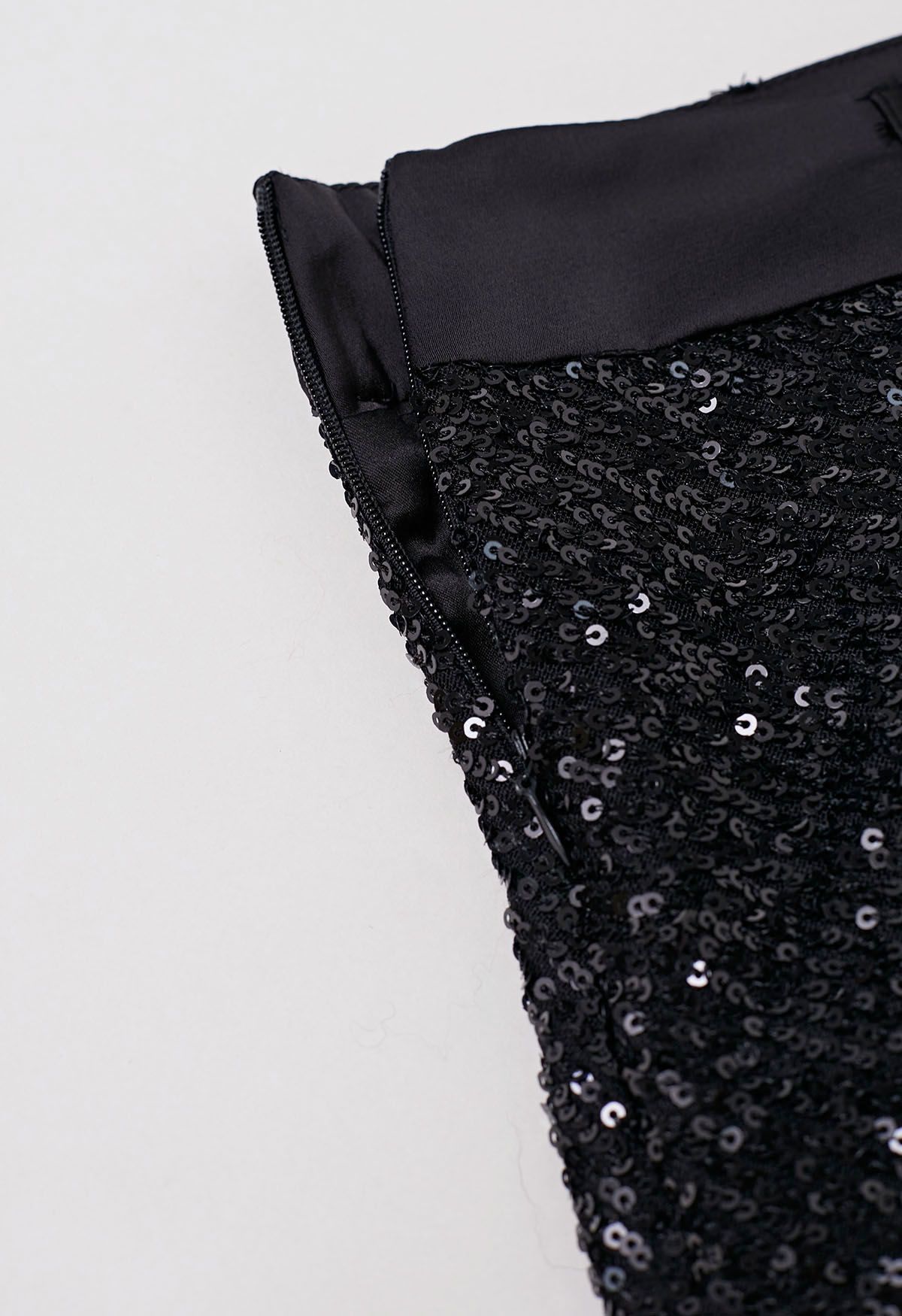 Sparkling Sequin Belted Mini Bud Skirt in Black