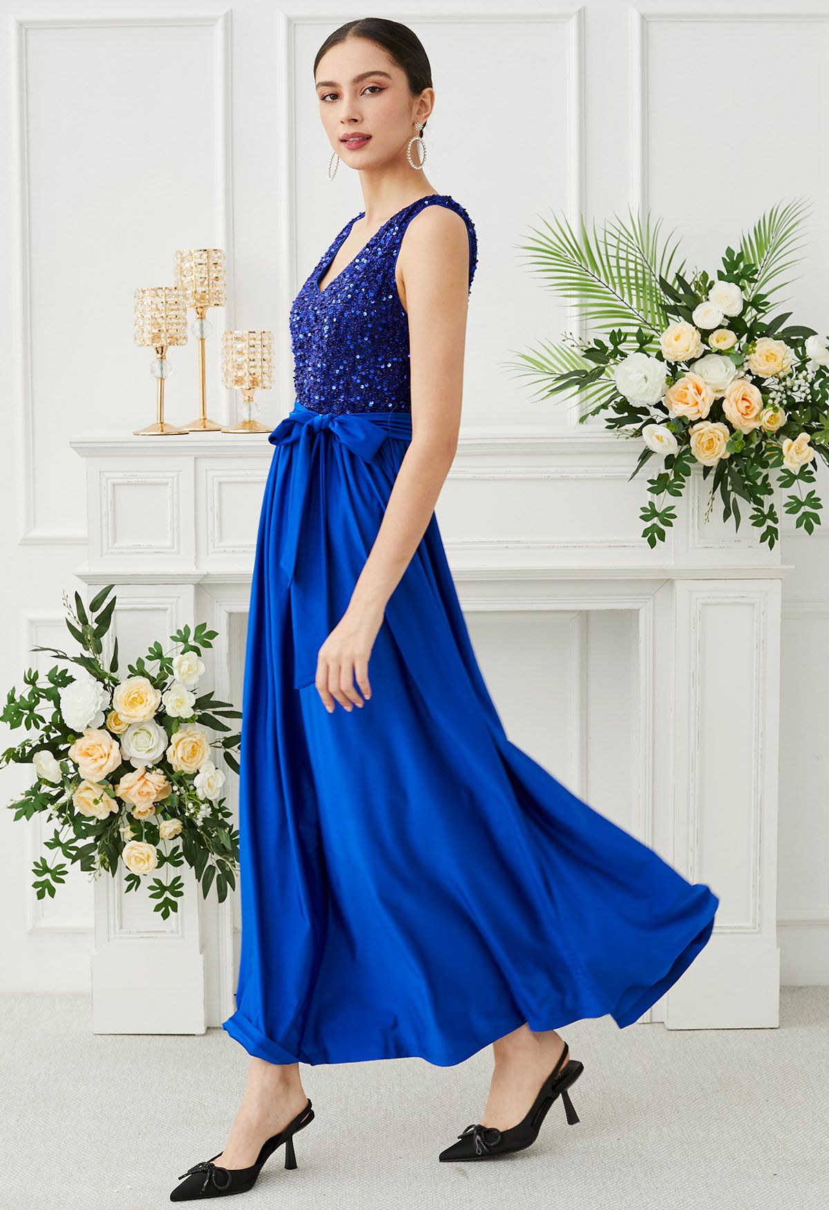 V-Neck Sequins Spliced Sleeveless Gown in Royal Blue