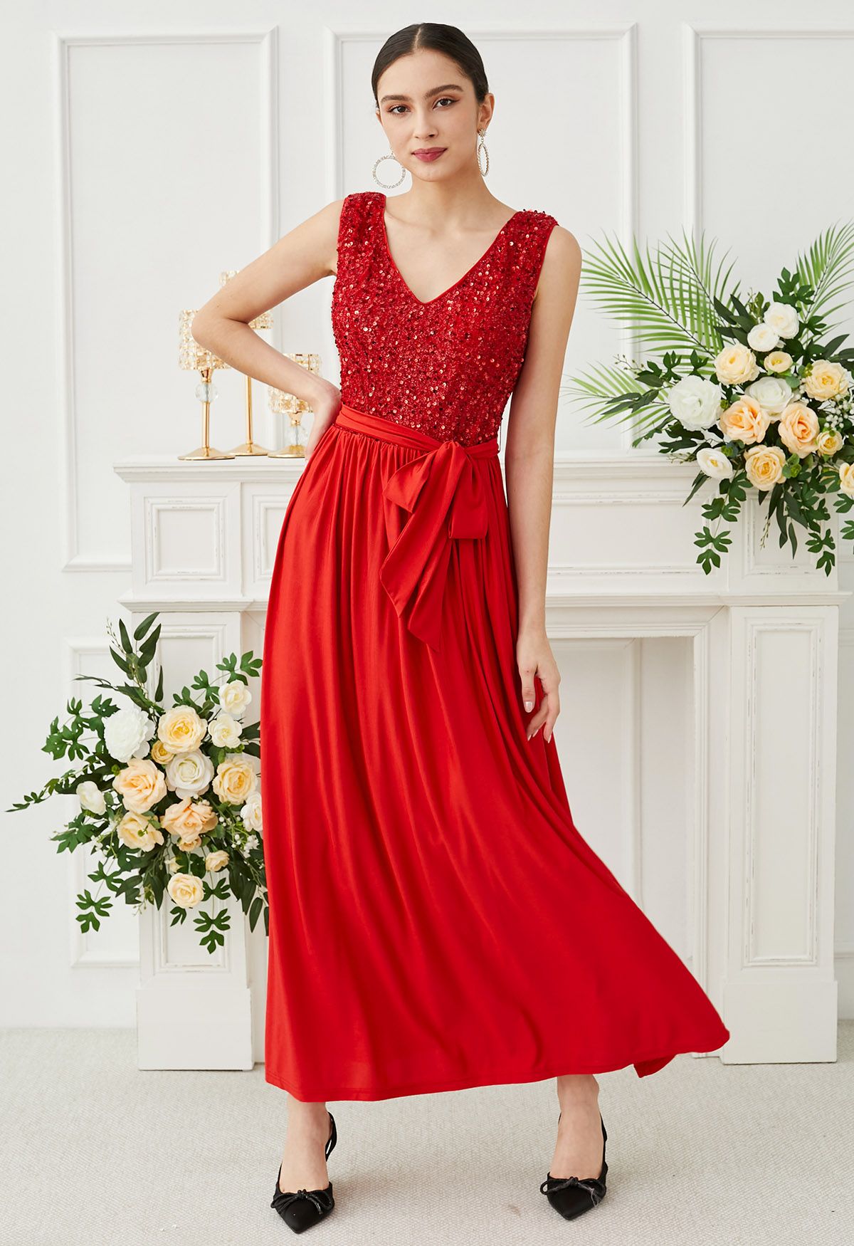 V-Neck Sequins Spliced Sleeveless Gown in Red