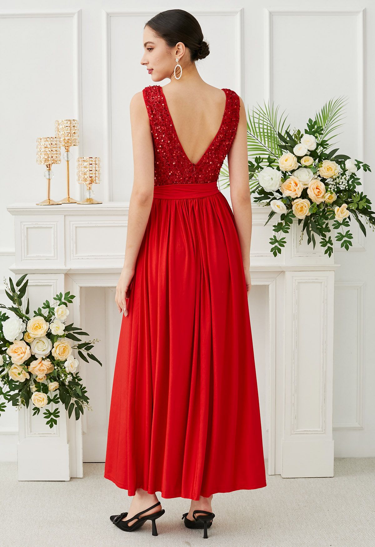 V-Neck Sequins Spliced Sleeveless Gown in Red