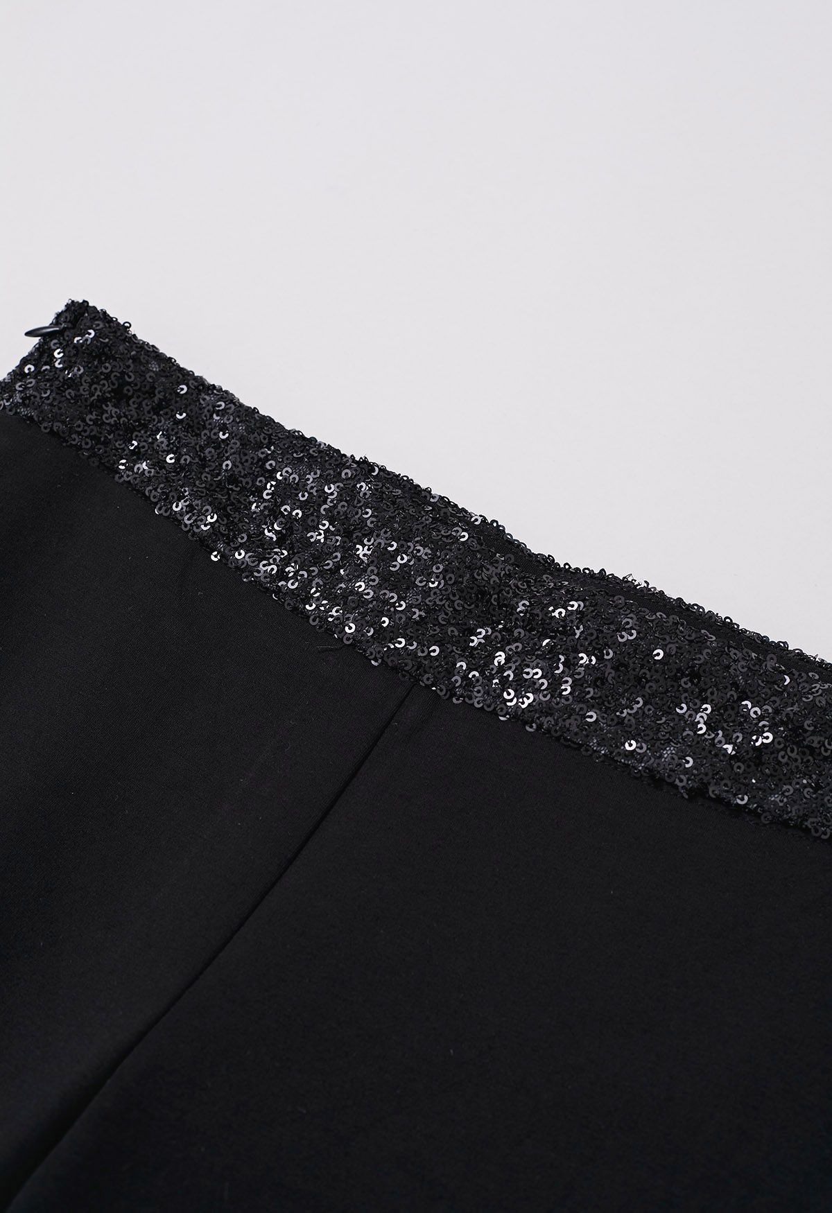 Sequin Accented Waist Straight-Leg Pants in Black