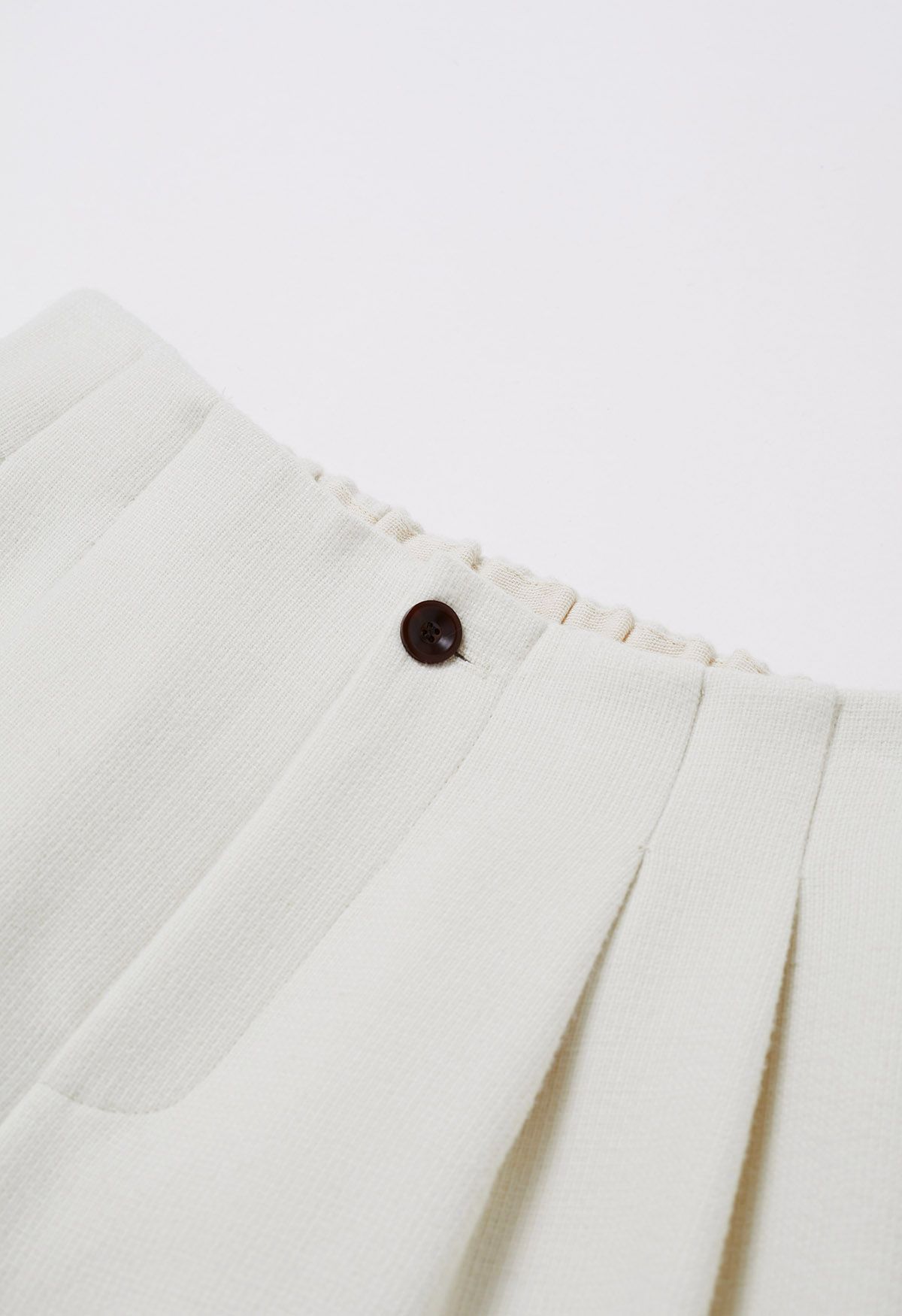 Side Pockets Pleats Wide-Legs Pants in Ivory