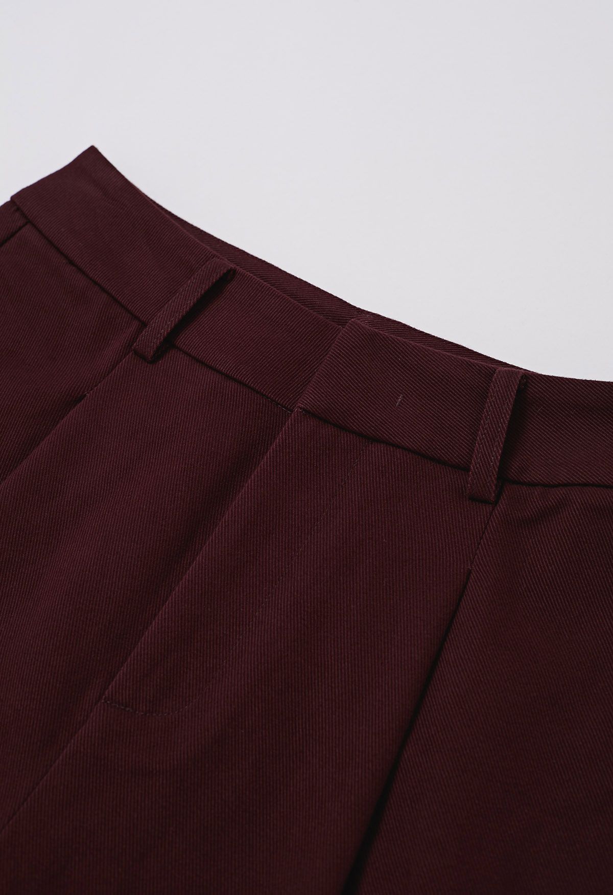 Urban-Casual Pleats Wide-Leg Pants with Belt in Burgundy