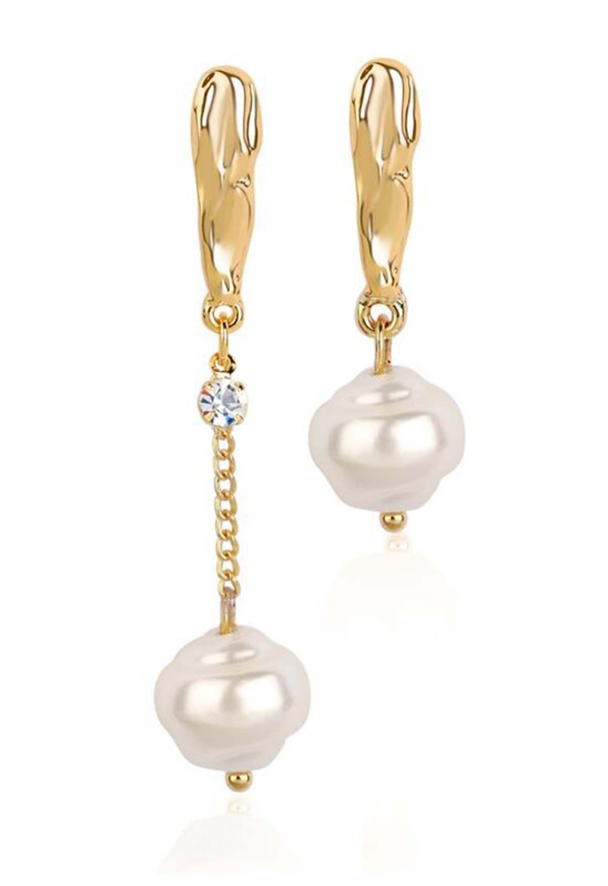 Asymmetric Chain Pearl Drop Earrings