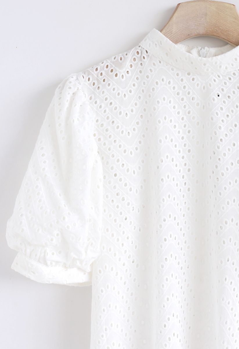 Zig Zag Eyelet Puff Sleeves Top