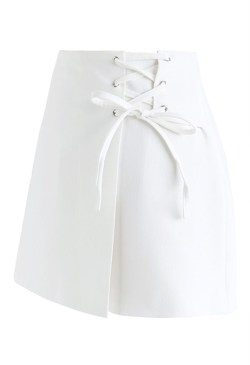 Your Everyday Lace-up Flap Skorts In White - Retro, Indie And Unique 