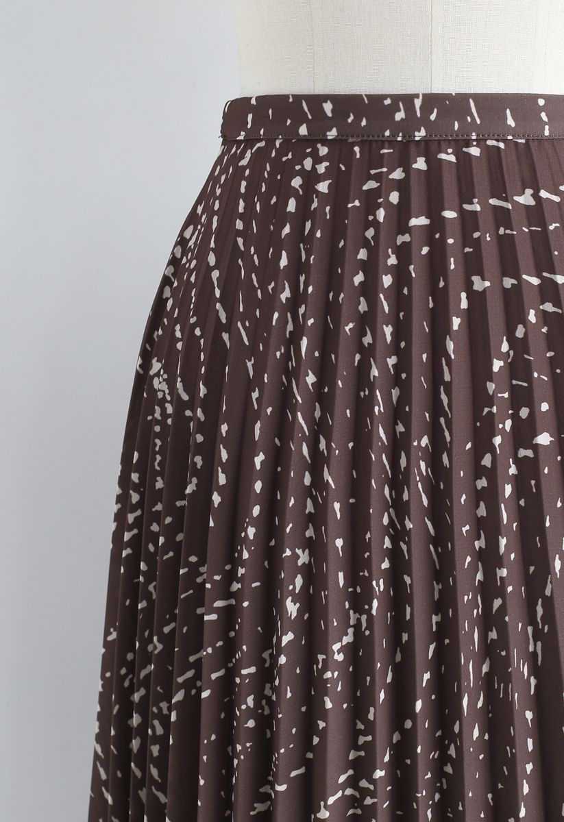 Wavy Spotted Pleated Midi Skirt in Brown