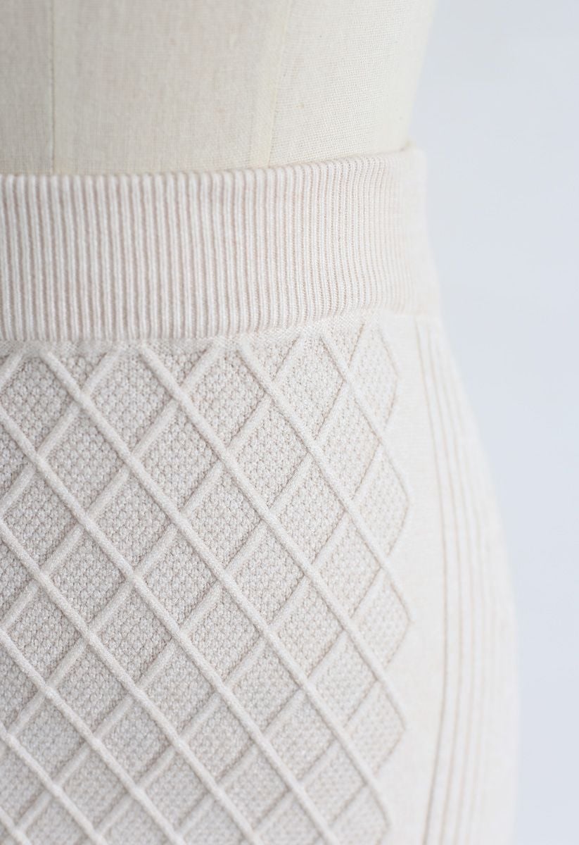 Diamond Shape A-Line Ribbed Knit Midi Skirt in Cream