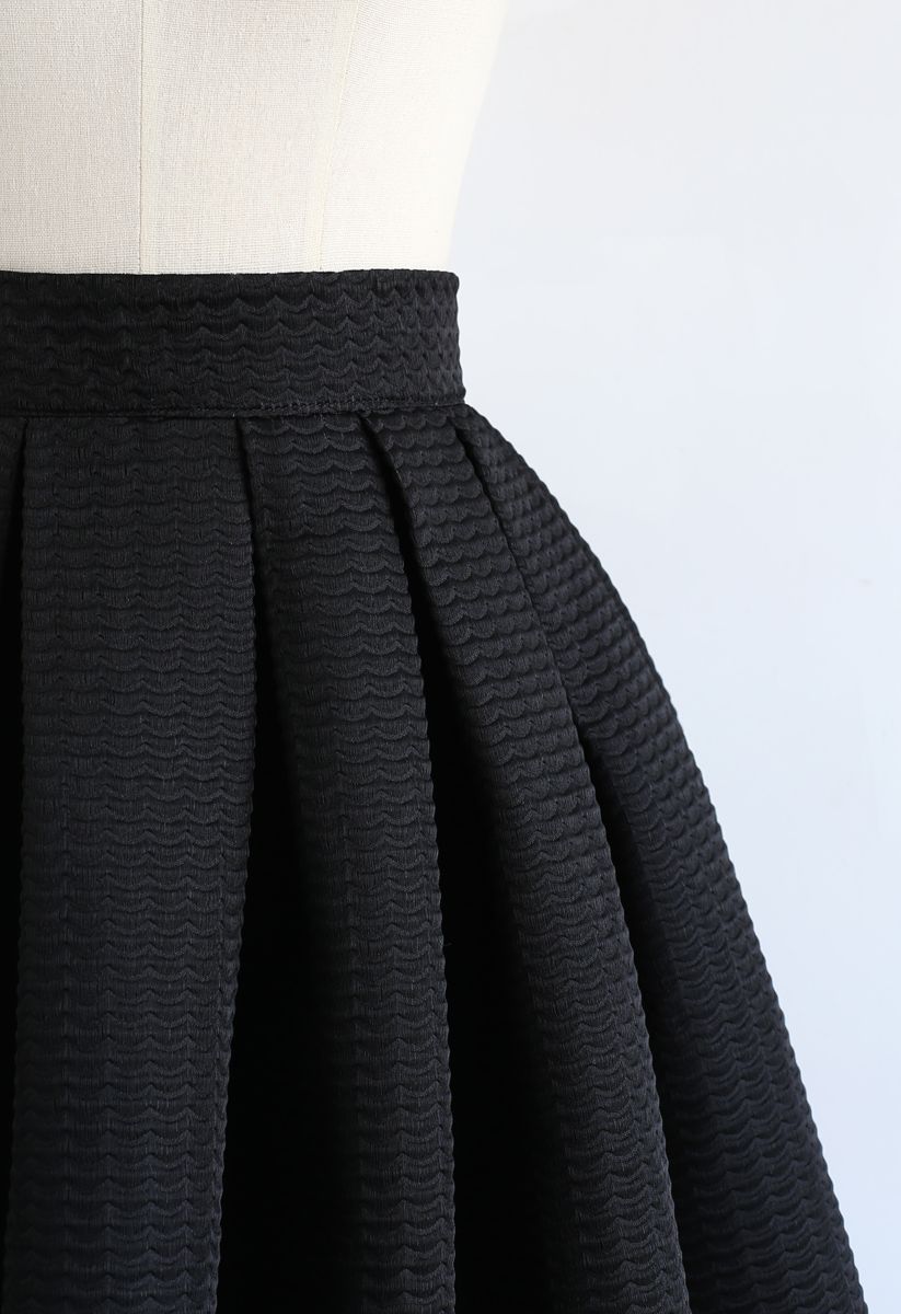 Wavy Texture Pleated Midi Skirt in Black - Retro, Indie and Unique Fashion